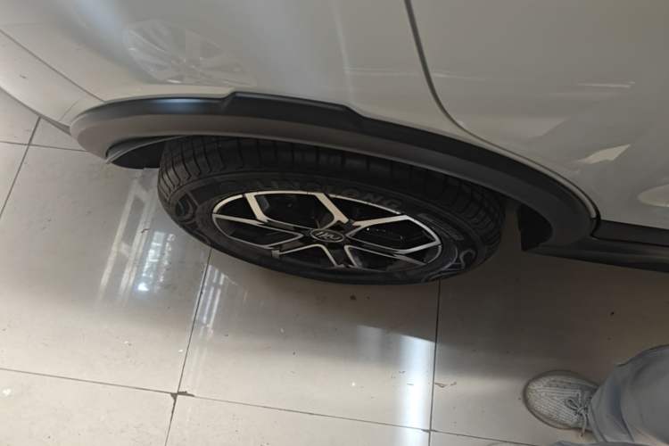 Used BYD Yuan Pro 2021 401 km Deluxe Version Right Rear Wheel Hub