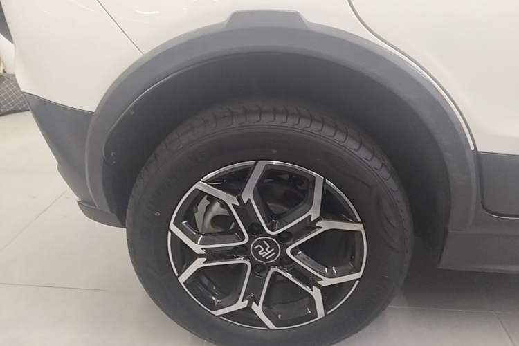 Used BYD Yuan Pro 2021 "Love for a Lifetime" Edition Right Rear Wheel Hub
