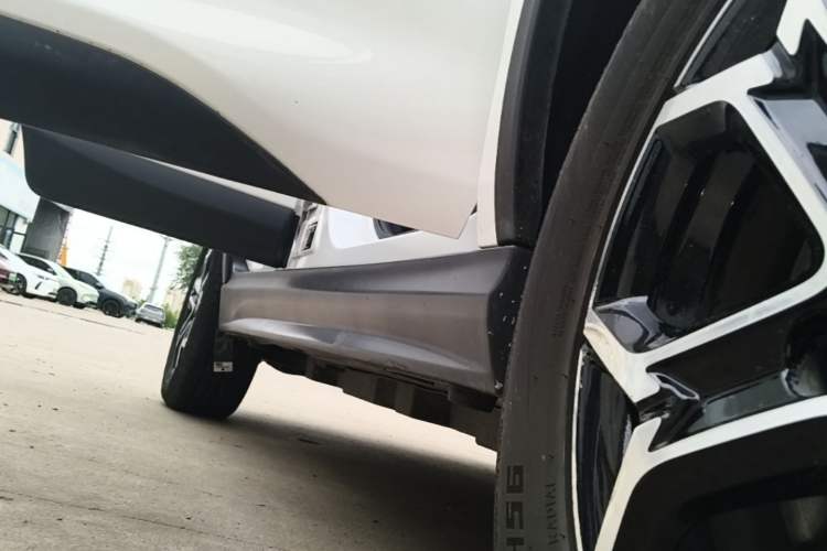 Used BYD Yuan Pro 2021 401 km Luxury Version Right Side Sill