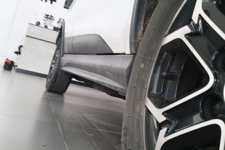 Used BYD Yuan Pro 2021 401 km Luxury Version Right Side Sill