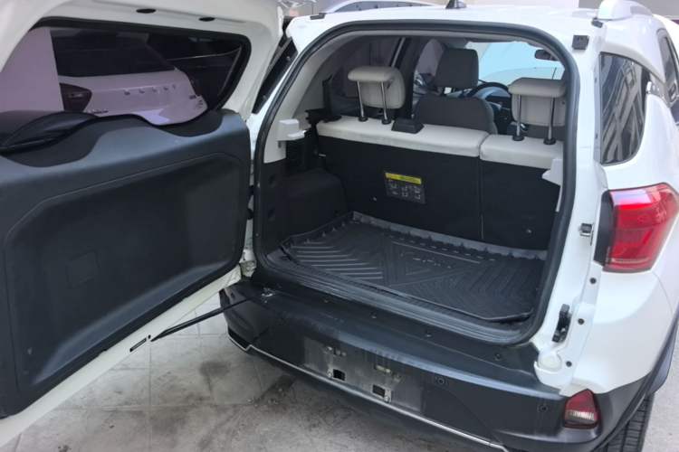 Used BYD Yuan Pro 2021 401 km Luxury Version Trunk