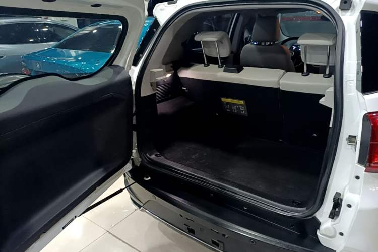 Used BYD Yuan Pro 2021 401 km Luxury Version Trunk