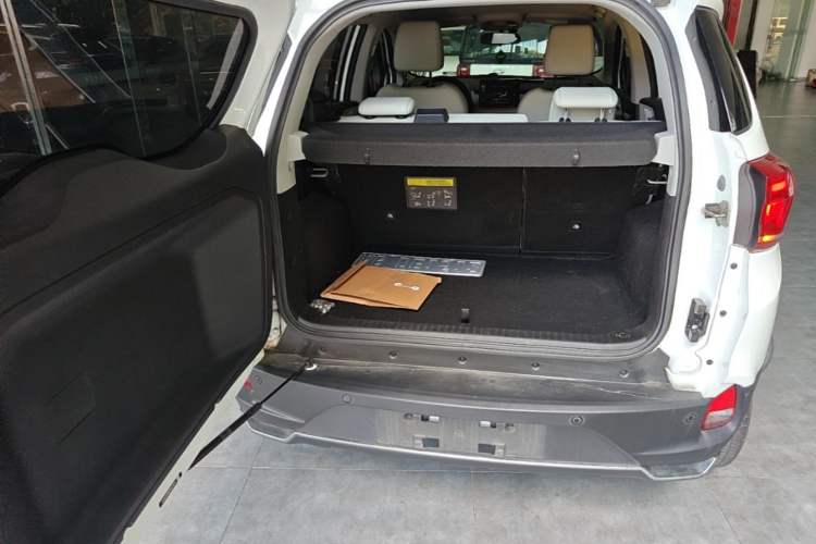 Used BYD Yuan Pro 2021 401 km Luxury Version Trunk
