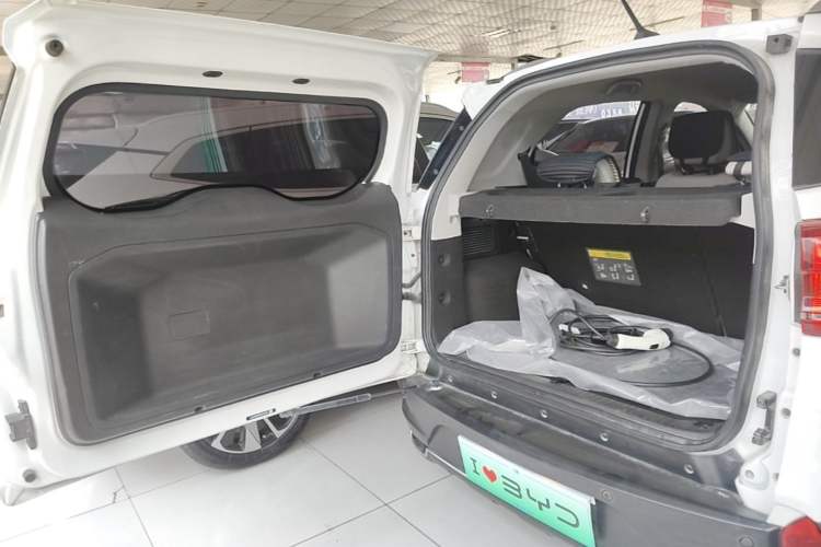 Used BYD Yuan Pro 2021 401 km Luxury Version Trunk