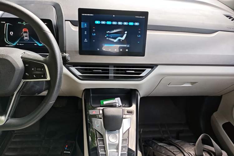 Used BYD Yuan Pro 2023 401 km Deluxe Version Audio And AC Panel
