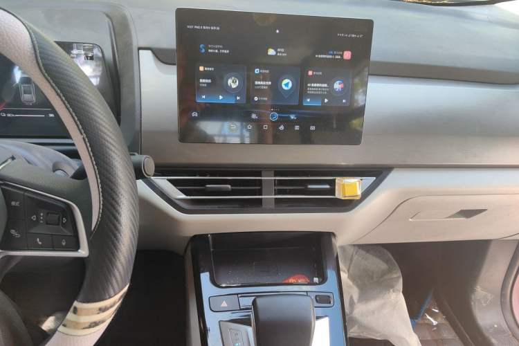 Used BYD Yuan Pro 2023 401 km Deluxe Version Audio And AC Panel