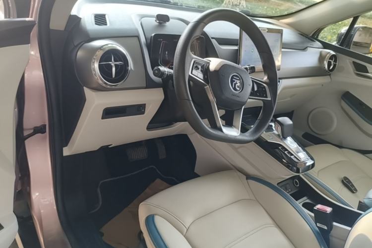 Used BYD Yuan Pro 2023 401 km Deluxe Version Center Console