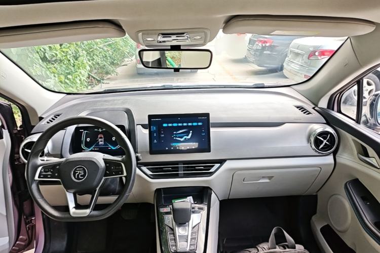 Used BYD Yuan Pro 2023 401 km Deluxe Version Center Console