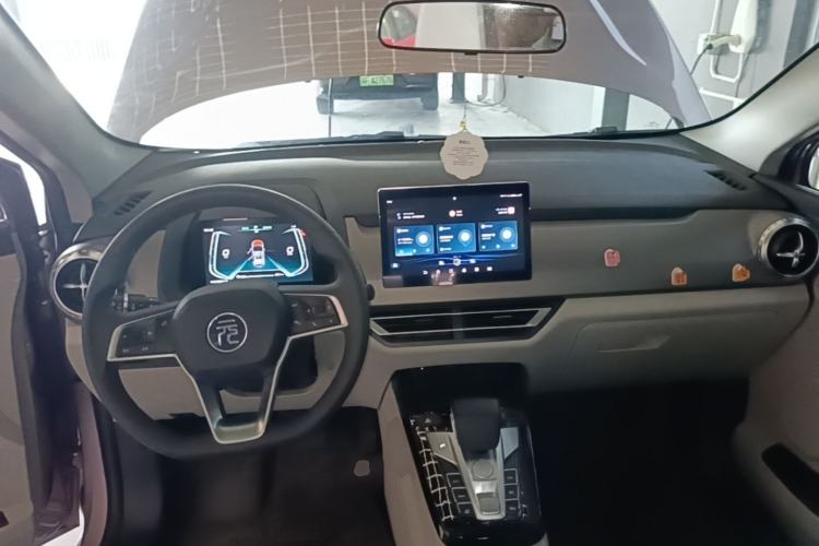 Used BYD Yuan Pro 2023 401KM Luxury Version Center Console