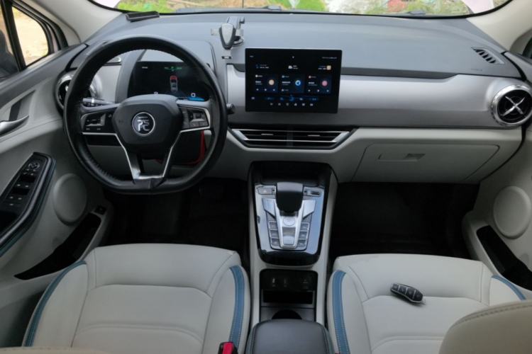 Used BYD Yuan Pro 2023 401KM Luxury Version Center Console