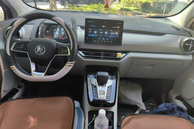 Used BYD Yuan Pro 2023 401 km Deluxe Version Center Console