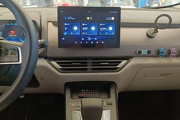 Used BYD Yuan Pro 2023 401KM Luxury Version Audio And AC Panel