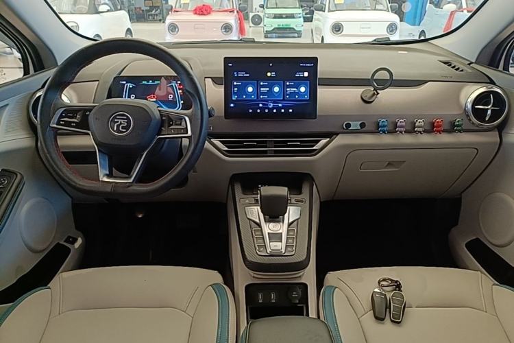 Used BYD Yuan Pro 2023 401KM Luxury Version Center Console