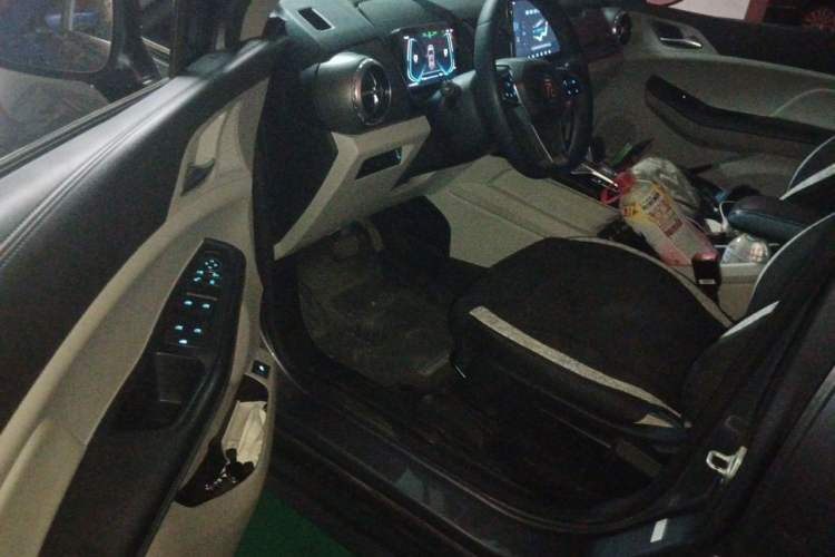 Used BYD Yuan Pro 2023 320KM Luxury Version Driver Seat