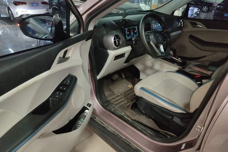 Used BYD Yuan Pro 2023 401KM Luxury Version Driver Seat