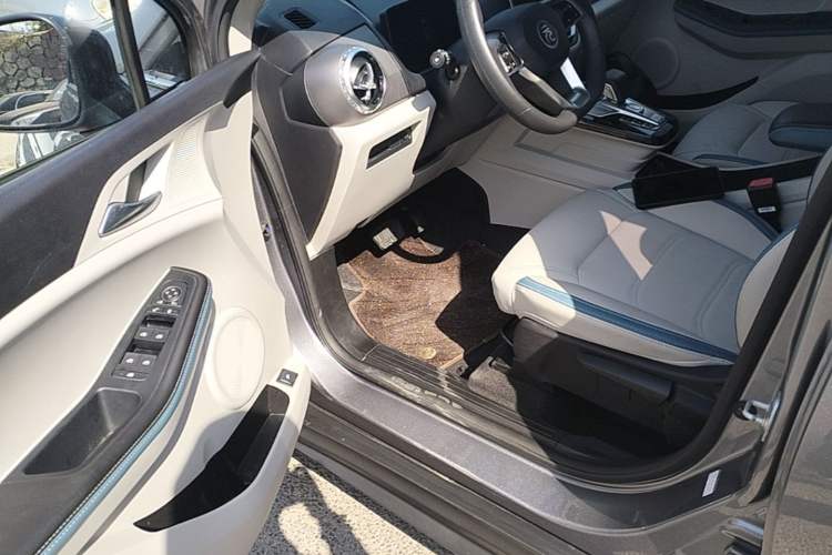 Used BYD Yuan Pro 2023 401KM Luxury Version Driver Seat