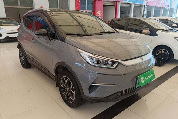 Used BYD Yuan Pro 2023 401KM Luxury Version Front Right 45 Deg