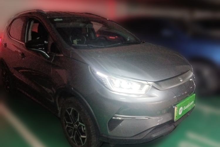 Used BYD Yuan Pro 2023 320KM Luxury Version Front Right 45 Deg