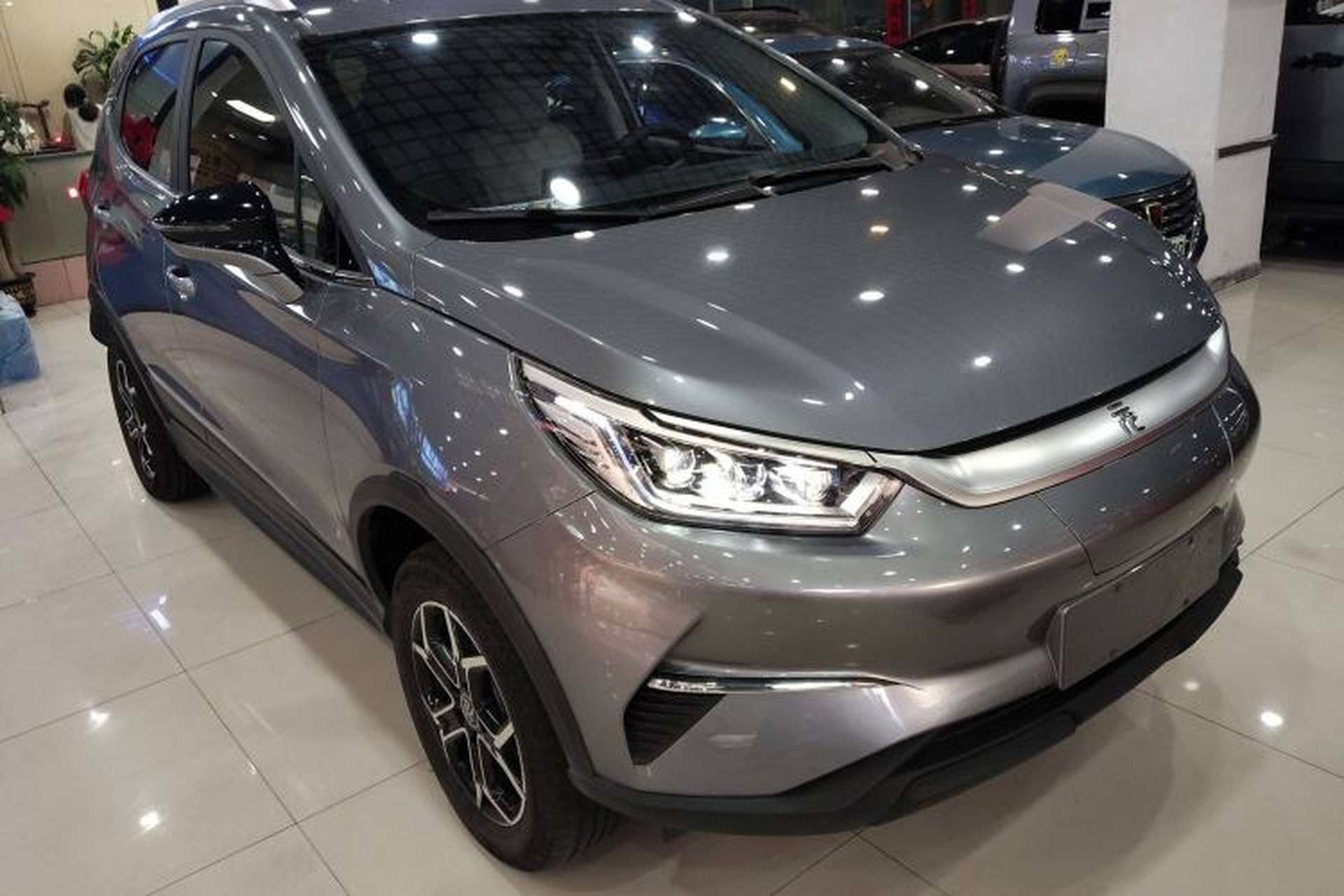 Used BYD Yuan Pro 2023 320KM Luxury Version Front Right 45 Deg