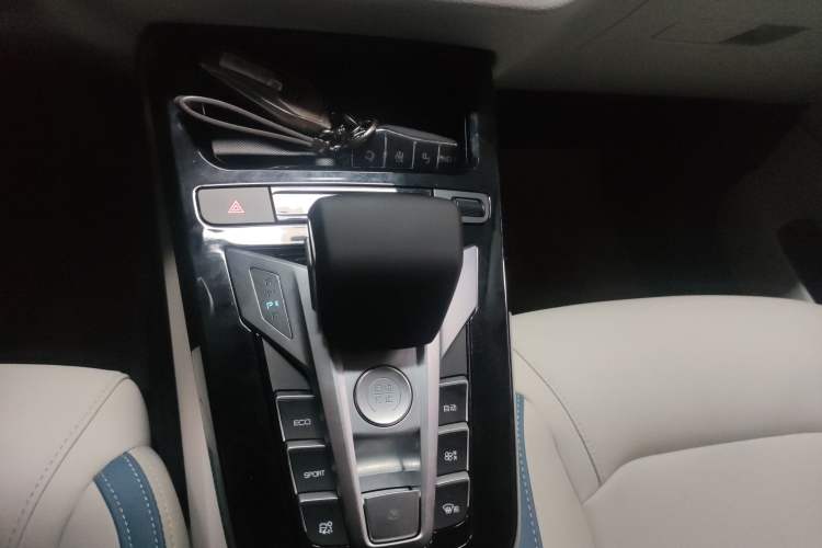 Used BYD Yuan Pro 2023 401KM Luxury Version Gear Lever