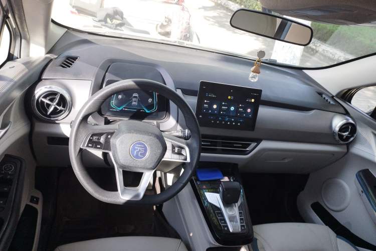 Used BYD Yuan Pro 2023 401KM Luxury Version Interior 2