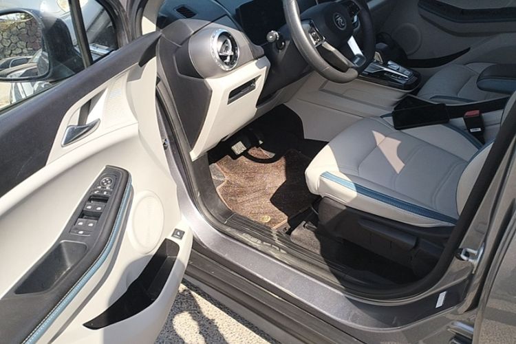 Used BYD Yuan Pro 2023 401KM Luxury Version Interior 4