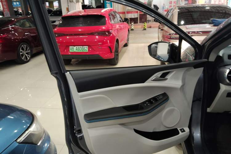 Used BYD Yuan Pro 2023 320KM Luxury Version Left Front Door Interior