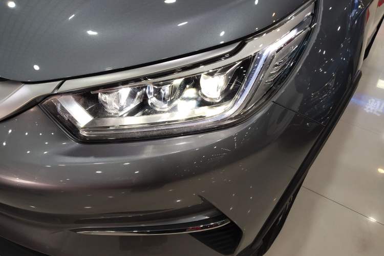 Used BYD Yuan Pro 2023 320KM Luxury Version Left Front Headlight