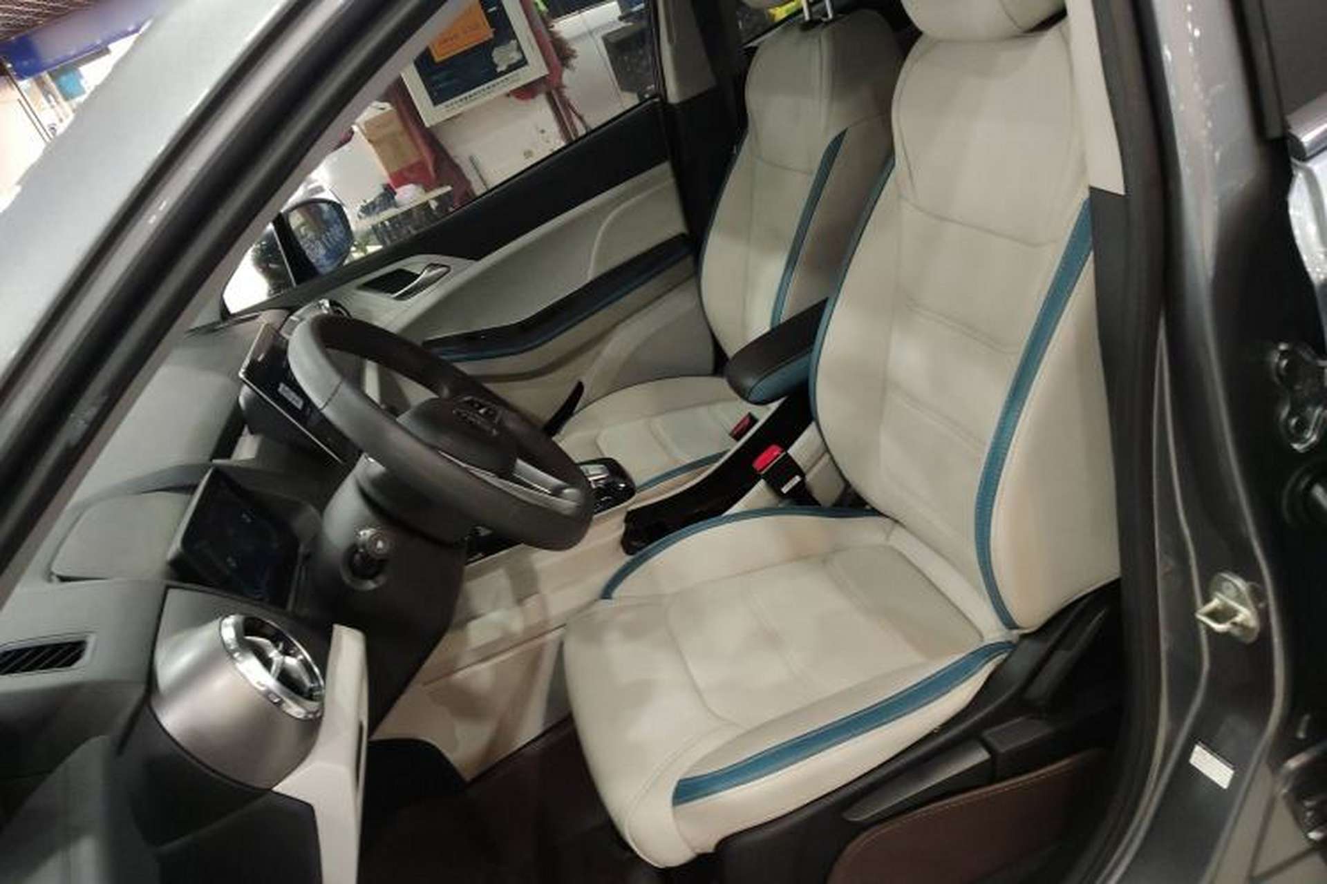 Used BYD Yuan Pro 2023 320KM Luxury Version Left Front Seat