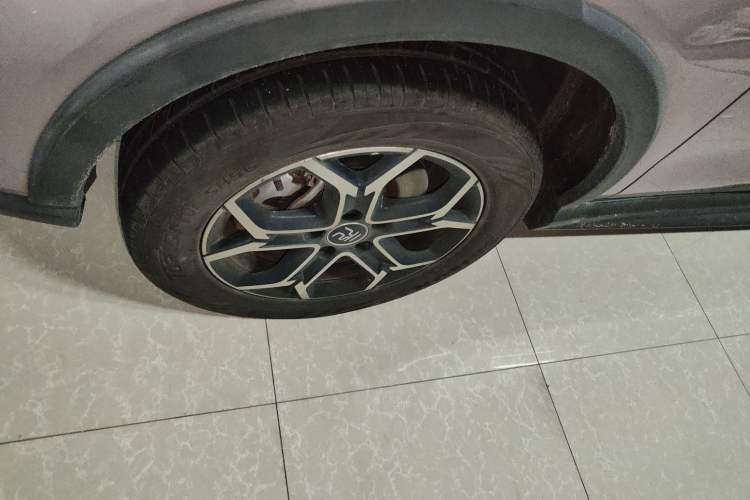 Used BYD Yuan Pro 2023 401KM Luxury Version Left Front Wheel Hub