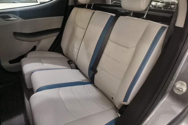 Used BYD Yuan Pro 2023 401 km Deluxe Version Left Rear Seat