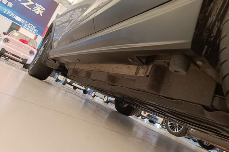 Used BYD Yuan Pro 2023 401KM Luxury Version Left Side Sill