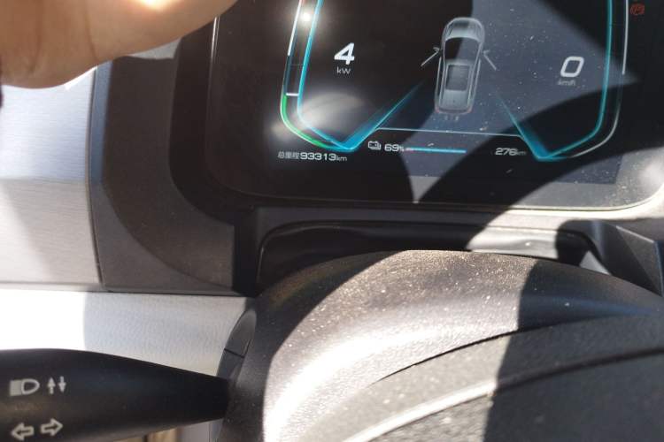 Used BYD Yuan Pro 2023 401KM Luxury Version Odometer Close Up