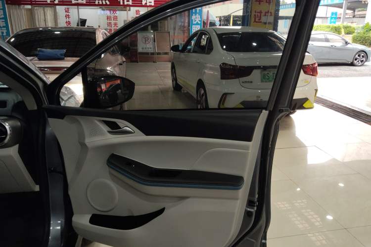 Used BYD Yuan Pro 2023 320KM Luxury Version Right Front Door Interior