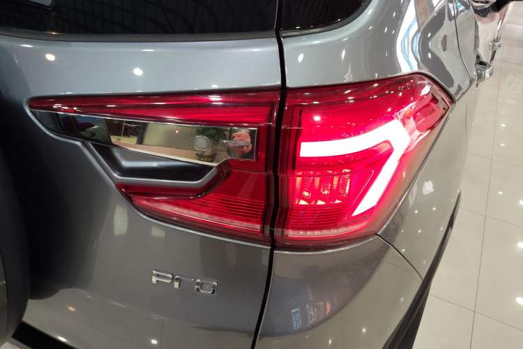 Used BYD Yuan Pro 2023 320KM Luxury Version Right Rear Taillight