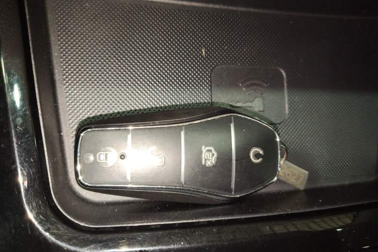 Used BYD Yuan Pro 2023 320KM Luxury Version Vehicle Key