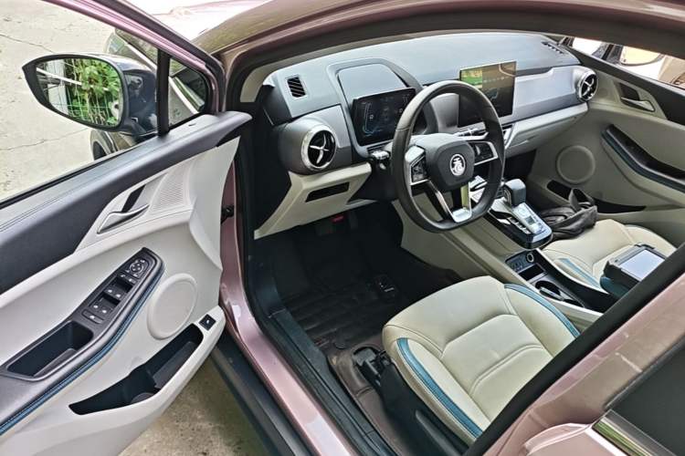 Used BYD Yuan Pro 2023 401 km Deluxe Version Driver Seat