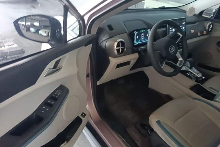 Used BYD Yuan Pro 2023 401KM Luxury Version Driver Seat