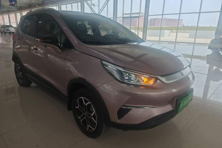 Used BYD Yuan Pro 2023 401KM Luxury Version Front Right 45 Deg