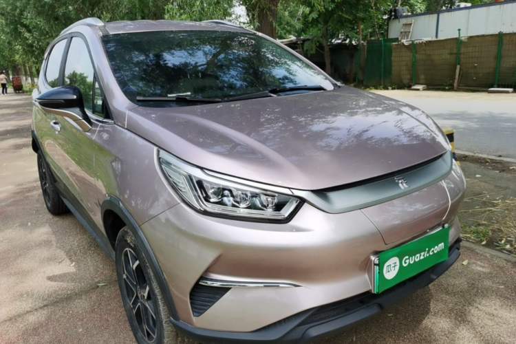 Used BYD Yuan Pro 2023 401KM Luxury Version Front Right 45 Deg