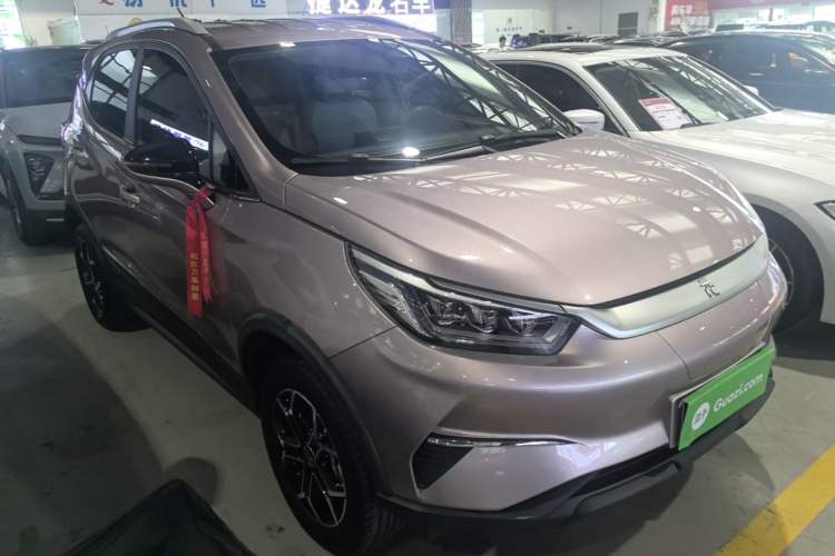 Used BYD Yuan Pro 2023 401KM Luxury Version Front Right 45 Deg