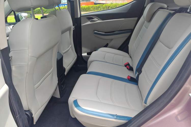 Used BYD Yuan Pro 2023 401 km Deluxe Version Interior 3