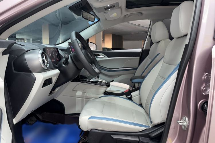 Used BYD Yuan Pro 2023 401 km Deluxe Version Interior 3