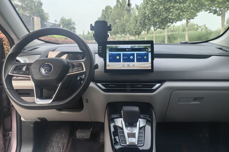 Used BYD Yuan Pro 2023 401 km Deluxe Version Interior 3
