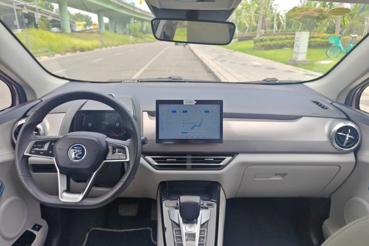Used BYD Yuan Pro 2023 401 km Deluxe Version Interior 4
