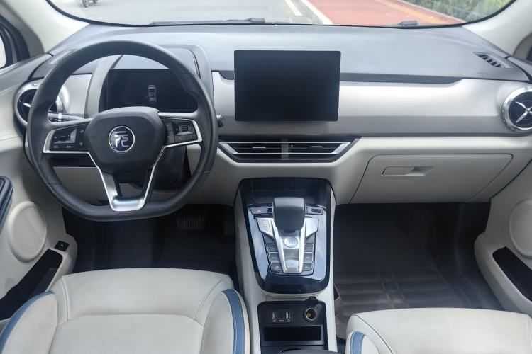 Used BYD Yuan Pro 2023 401 km Deluxe Version Interior 4