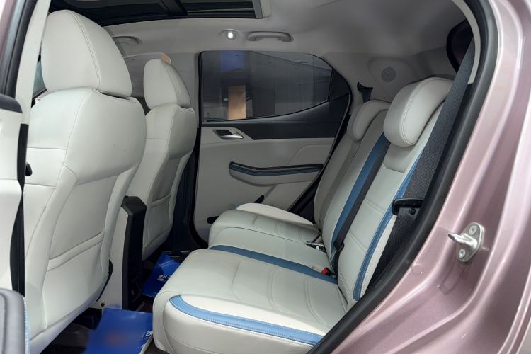 Used BYD Yuan Pro 2023 401 km Deluxe Version Interior 4