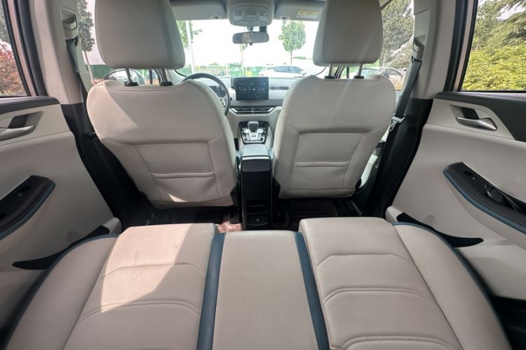 Used BYD Yuan Pro 2023 401KM Luxury Version Interior 4