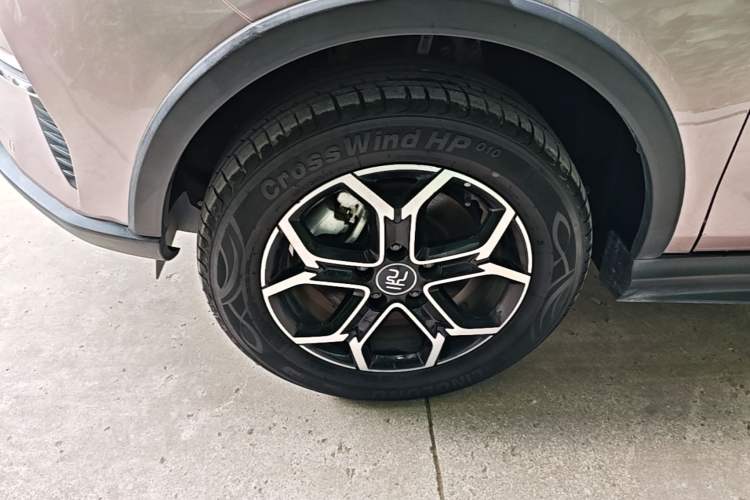 Used BYD Yuan Pro 2023 401 km Deluxe Version Left Front Wheel Hub