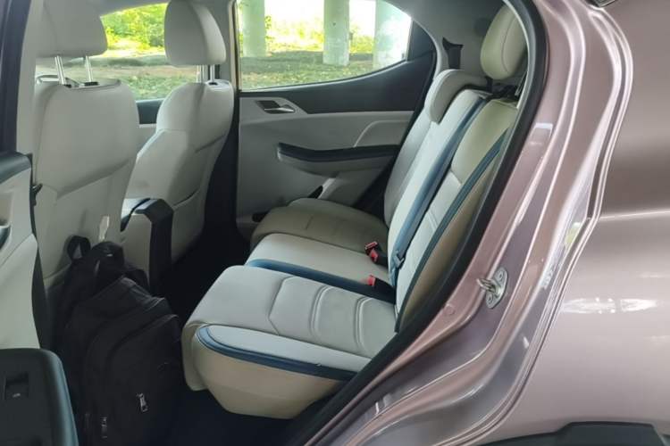 Used BYD Yuan Pro 2023 401 km Deluxe Version Left Rear Seat